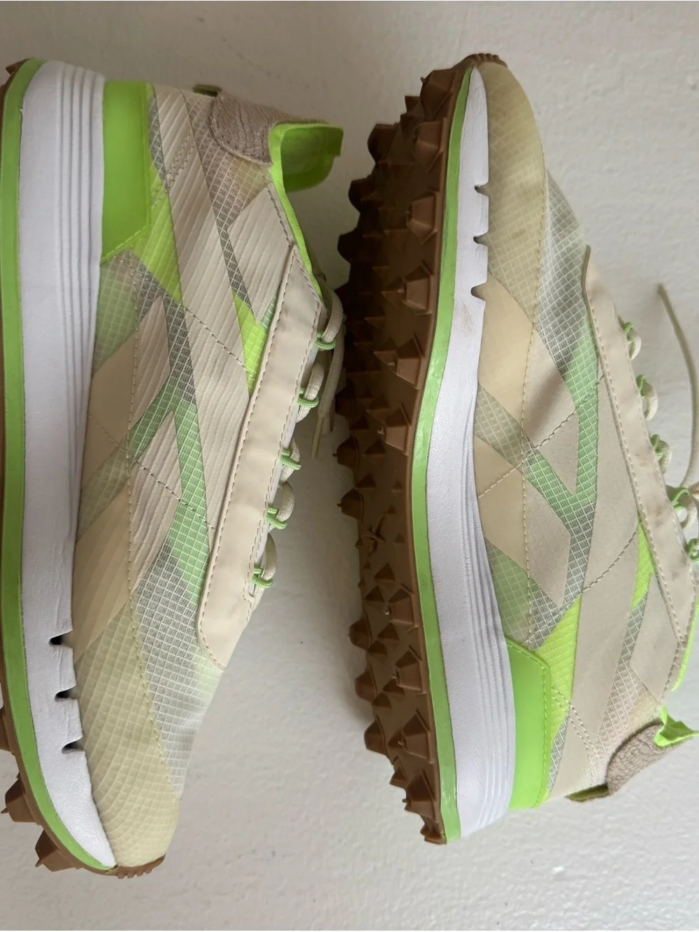 Reebok Cream Trainers with Neon Green Lining